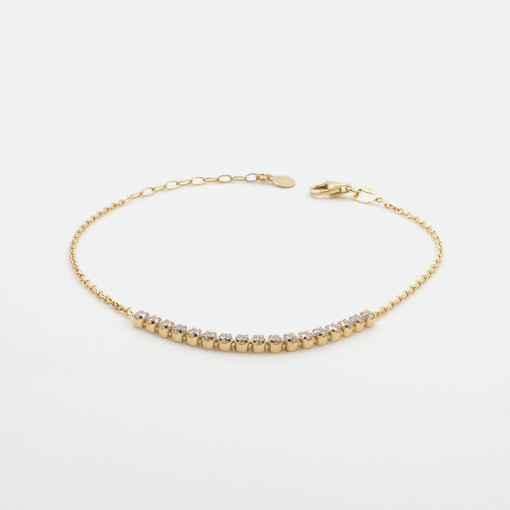 Silber Armbaender fuer Damen jetzt kaufen in unserem Onlineshop oder vor Ort in unserer Filiale in Basel